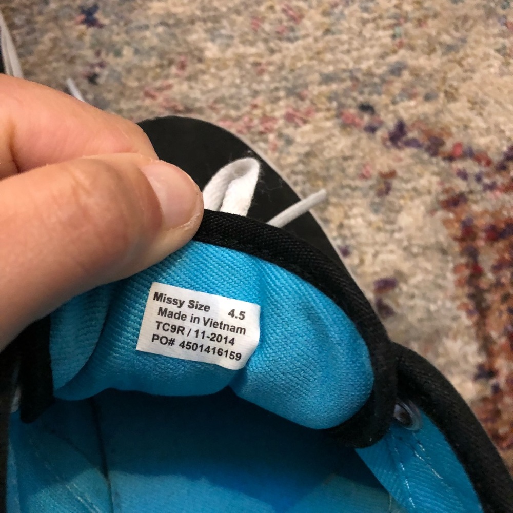 Vans - Picture 4 of 4